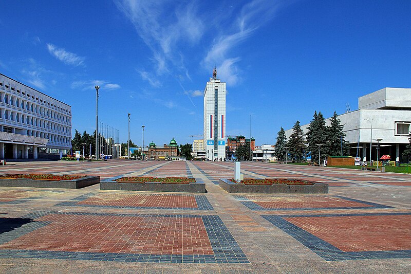 Файл:Place 100 lenina.jpg