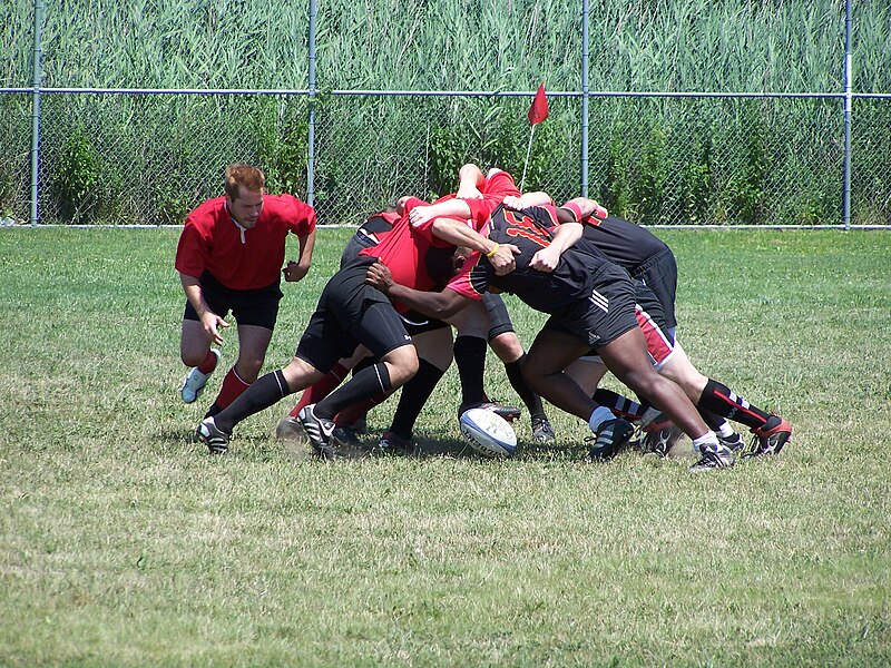 Файл:Sevens scrum.jpg