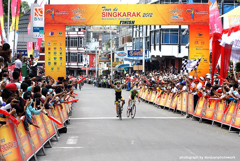 File:Tour de Singkarak 2012.jpg