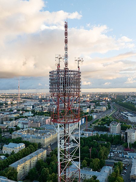 Файл:Санкт-Петербург, башня Алтая, антенна.jpg