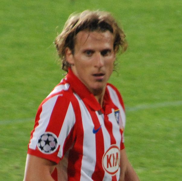 File:Diego Forlán cropped.jpg