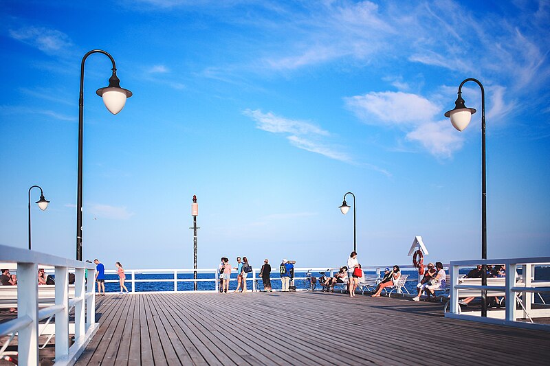 File:Gdynia Orłowo Pier (24217249262).jpg