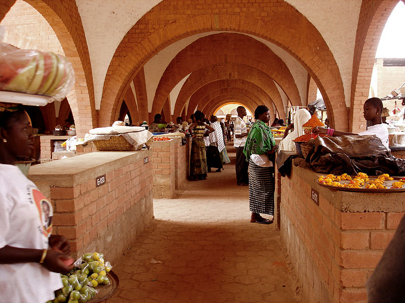 Файл:Grand marché de Koudougou.jpg