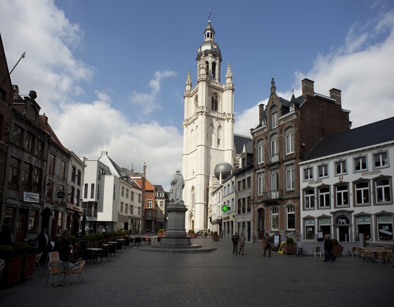 Archivo:Halle, Grote Markt-PM 46290.jpg