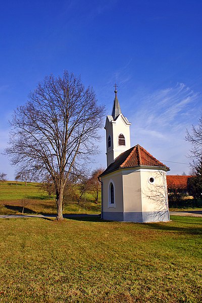 File:Kapela Bukovnica.jpg