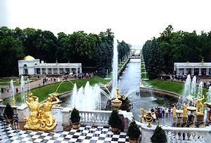 Peterhof: the Samson Fountain and Sea Channel