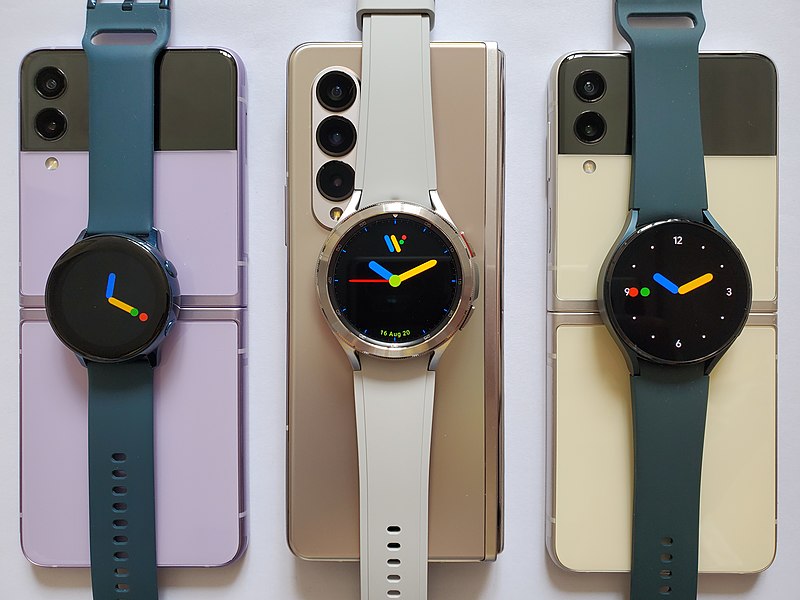 File:Samsung Galaxy Watches.jpg