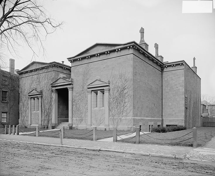 Archivo:Skull and Bones tomb.jpg