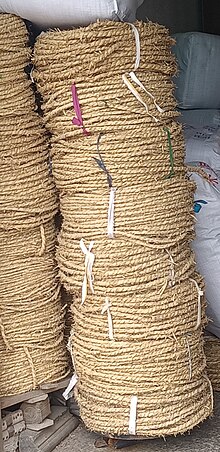 Straw ropes (Cropped).jpg