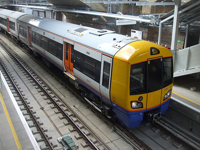 File:Unit 378137 at Whitechapel.JPG