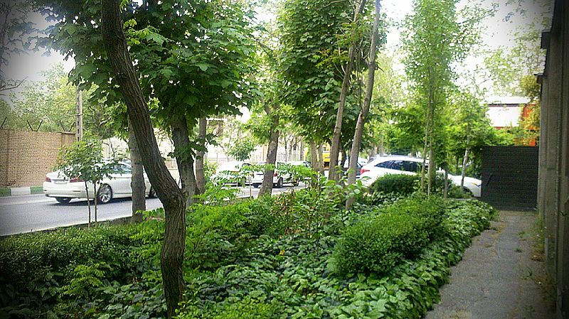 File:Aghdasiye-Tehran.jpg