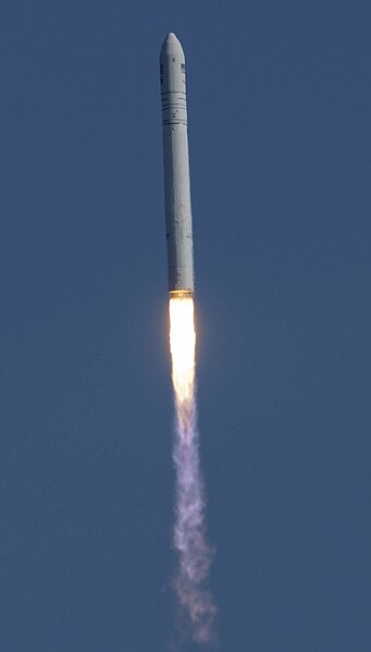 Archivo:Cropped NG-11 Launch.jpg