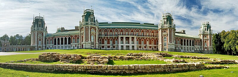 Файл:Grand-Palace-in-Tsaritsyno-Moscow.jpg