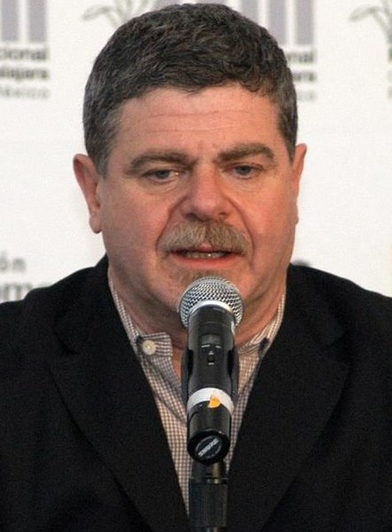 Файл:Gustavo Santaolalla (Guadalajara) cropped.jpg