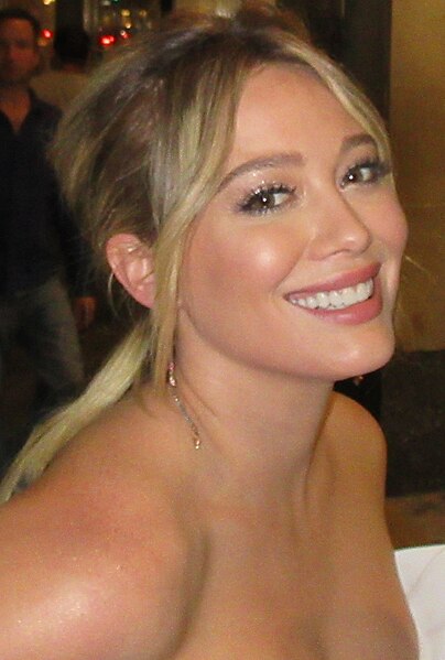 File:Hilary Duff (35661671285) (cropped).jpg