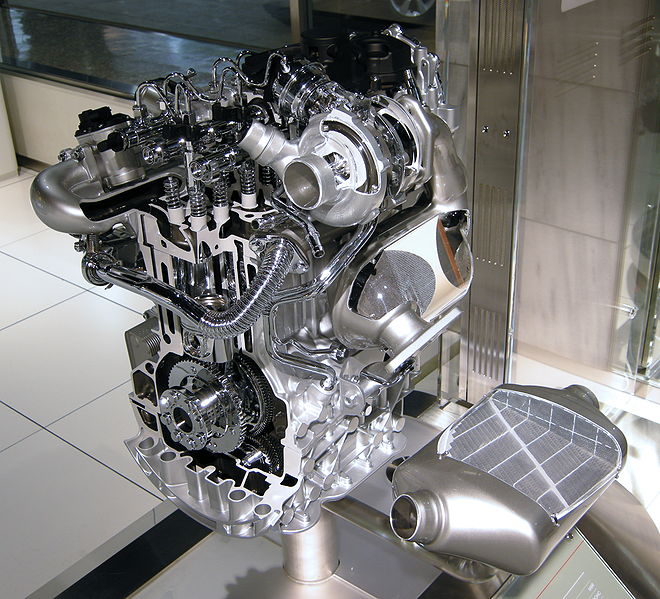 File:Nissan M9R Engine 01.JPG