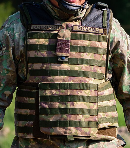 File:Romanian Army bulletproof vest.jpg