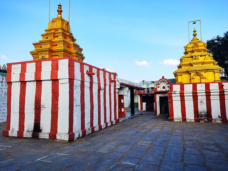 File:Vaidyanatheshwara temple.jpg