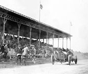 An Alco automobile winning the 1910 Vanderbilt Cup