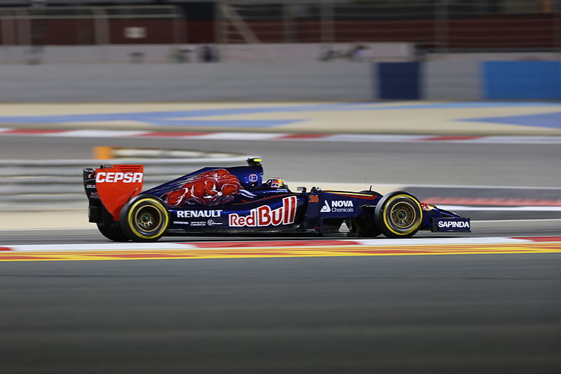 File:Daniil Kvyat Bahreïn 2014.jpg