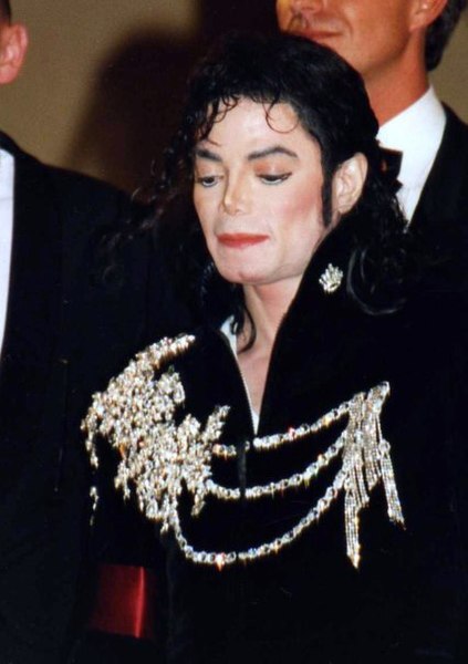 Файл:Michael Jackson Cannes.jpg