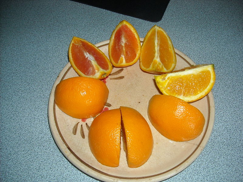 File:Oranges blood vs regular.jpg