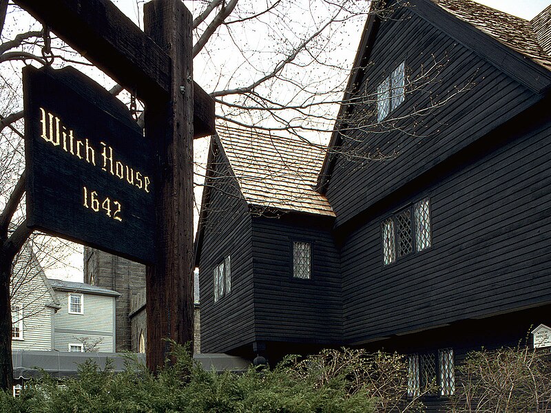 Файл:Salem Witch House II.jpg