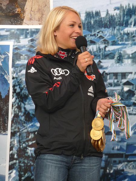 Файл:Magdalena Neuner Wallgau 2011.jpg