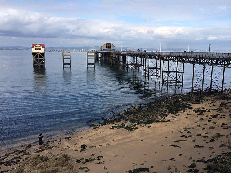 File:Mumbles Pier.jpg