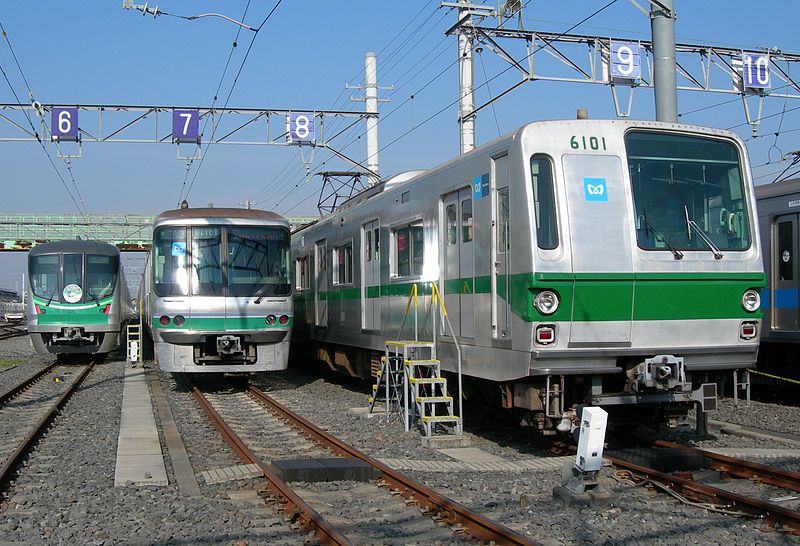 File:Tokyo-Metro-smile-festa-2010in-ayase.jpg