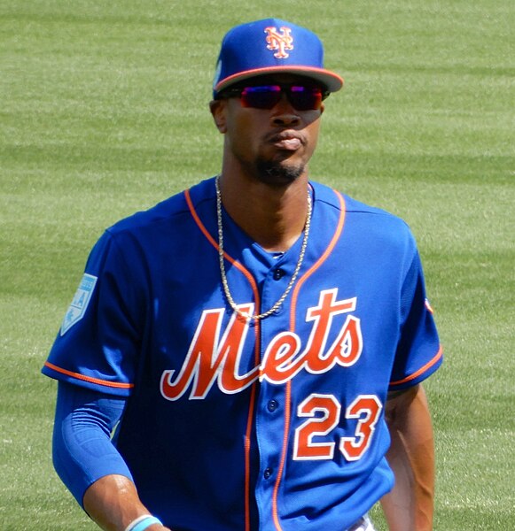 File:Keon Broxton (46478402404) (cropped).jpg