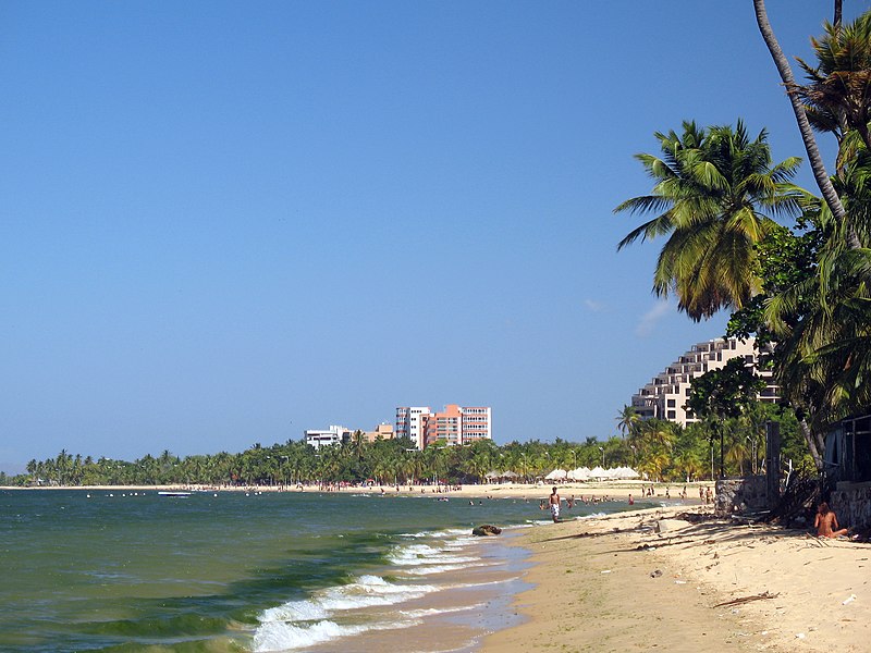 Archivo:Playa San Luis.jpg