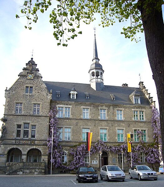 File:Rathaus Luetzen.jpg