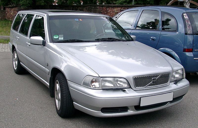 File:Volvo V70 front 20080801.jpg