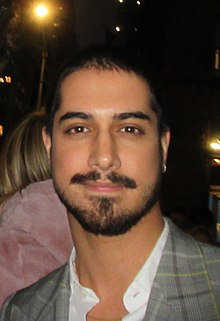 Avan Jogia (33384365238) (cropped).jpg