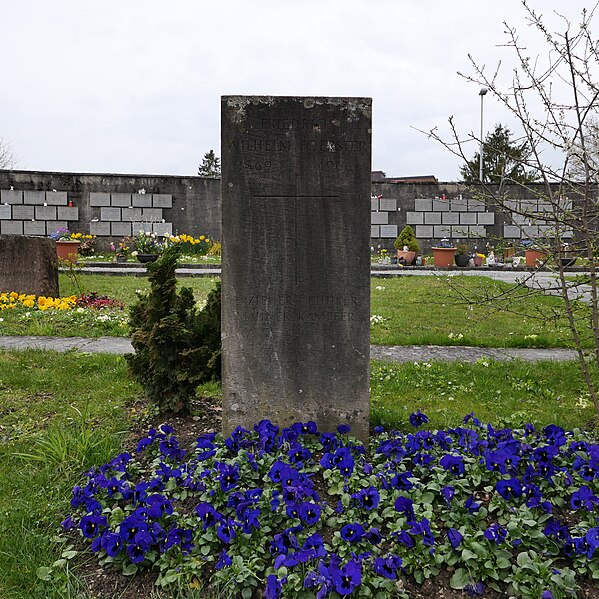 File:GraveFriedrichWilhelmFoerster-KilchbergCemetery RomanDeckert07042023.jpg