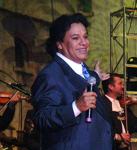 File:Juan Gabriel in 2006.jpg