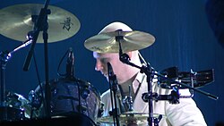 Phil Selway performing with Radiohead in 2006