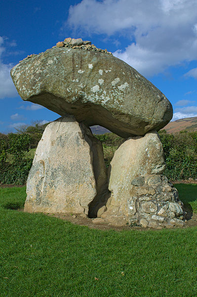 File:Proleek Dolmen.jpg