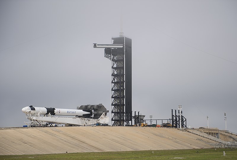 Файл:SpaceX Demo-1 Rollout (NHQ201902280009).jpg