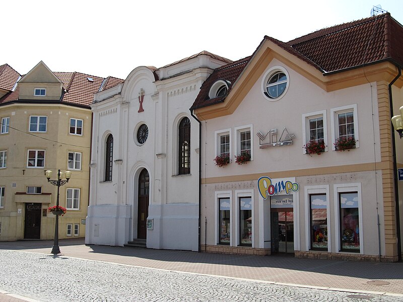 File:Vyškov, synagoga.jpg