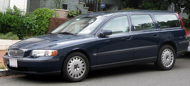 Файл:2nd Volvo V70.jpg