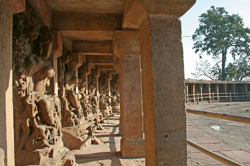 File:Chausath Yogini temple Bhedaghat.jpg