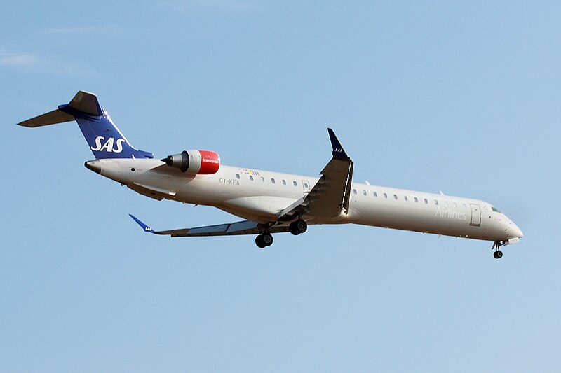 File:Crj900-sas.jpg