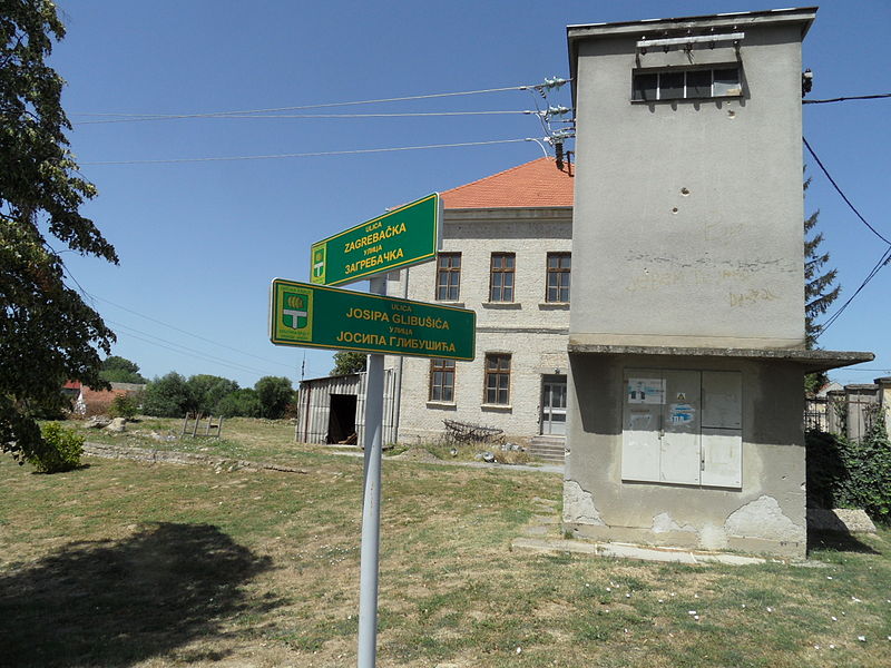 File:Dalj Street sign.JPG