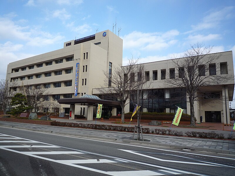 File:Nanao city office.JPG