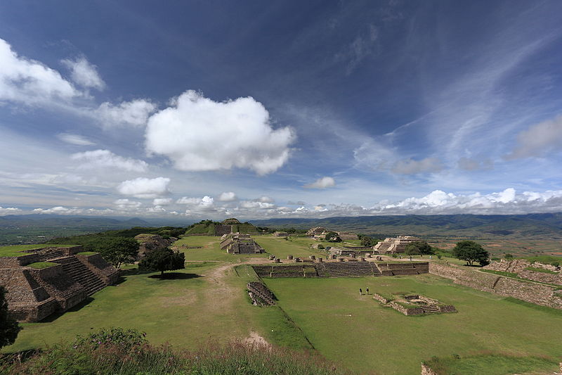 Archivo:Panorámica Monte Alban.JPG