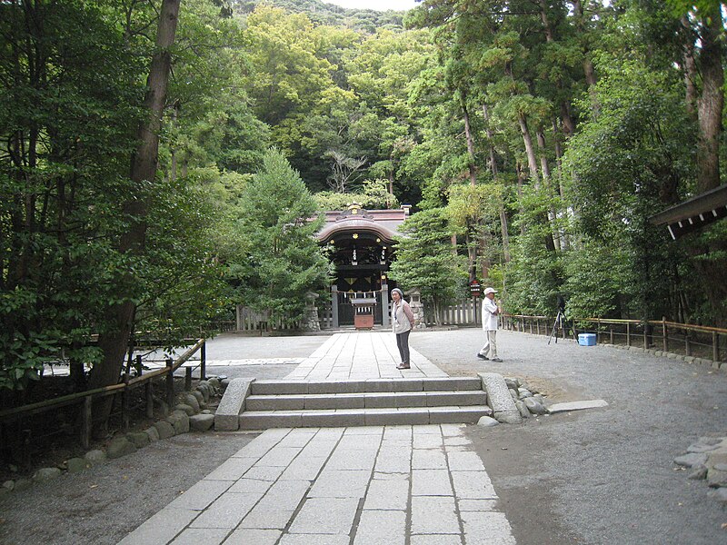 File:Shirahata Shrine.JPG