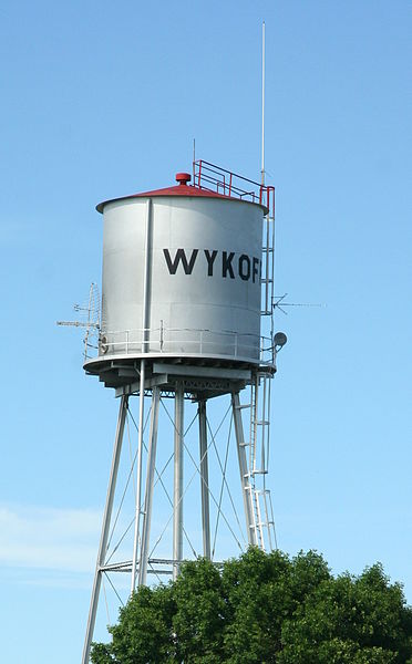 Archivo:WaterTowerWykoffMN.jpg