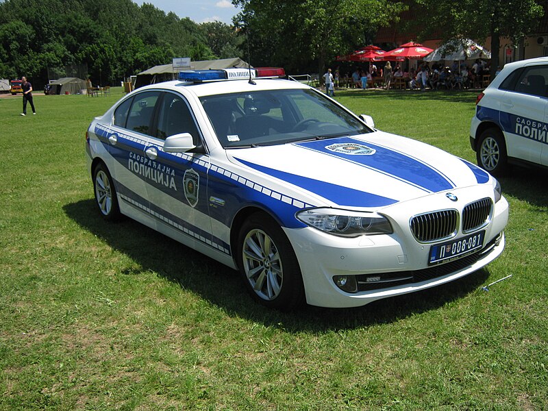 Файл:BMW F10 Serbian Police.jpg